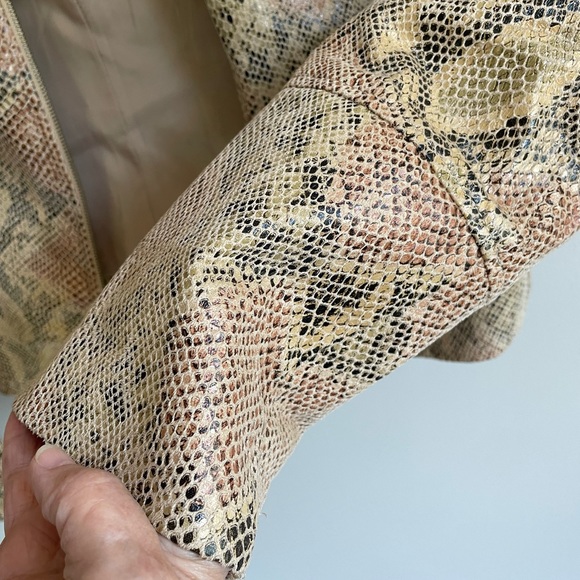 JOHNPAULRICHARD FAUX LEATHER SNAKESKIN MOTO JACKET BEIGE TAN RED BLACK NEUTRAL - Picture 6 of 9